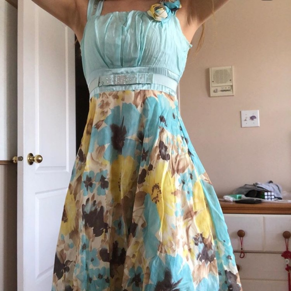 BUNDLE DRESSES - Picture 5 of 12